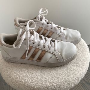 Adidas Neo Comfort Footbed White w/Rose Gold Stripe Women 7/Ki…